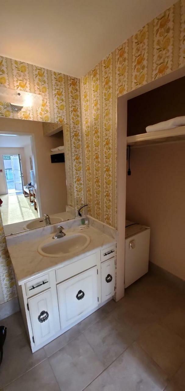 Town'N Country Motor Inn Лимингтон Экстерьер фото